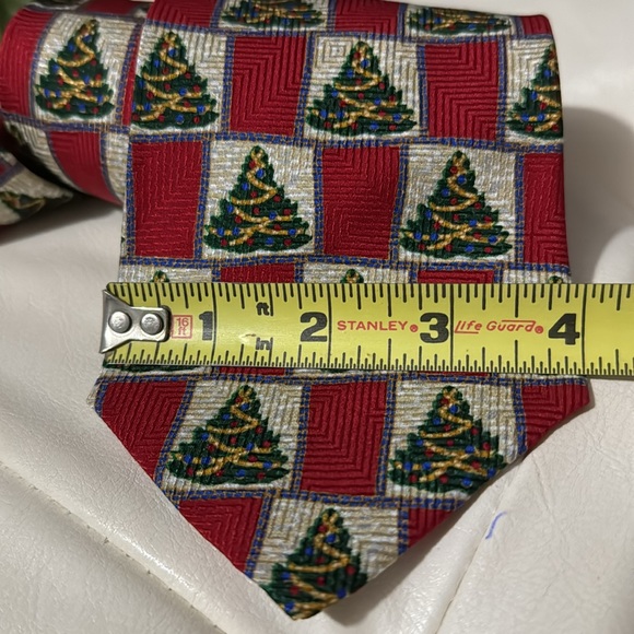 Holiday Themed Tie-Red/Christmas Tree Detail - Picture 5 of 10